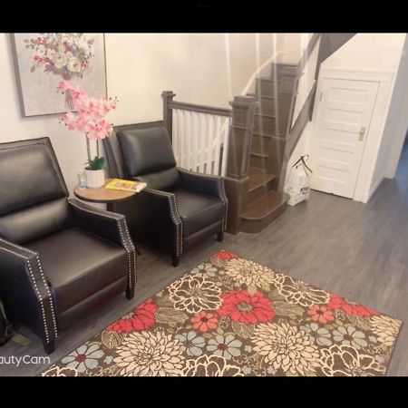Brand New Bedroom With Tv Next Jhu ボルティモア エクステリア 写真